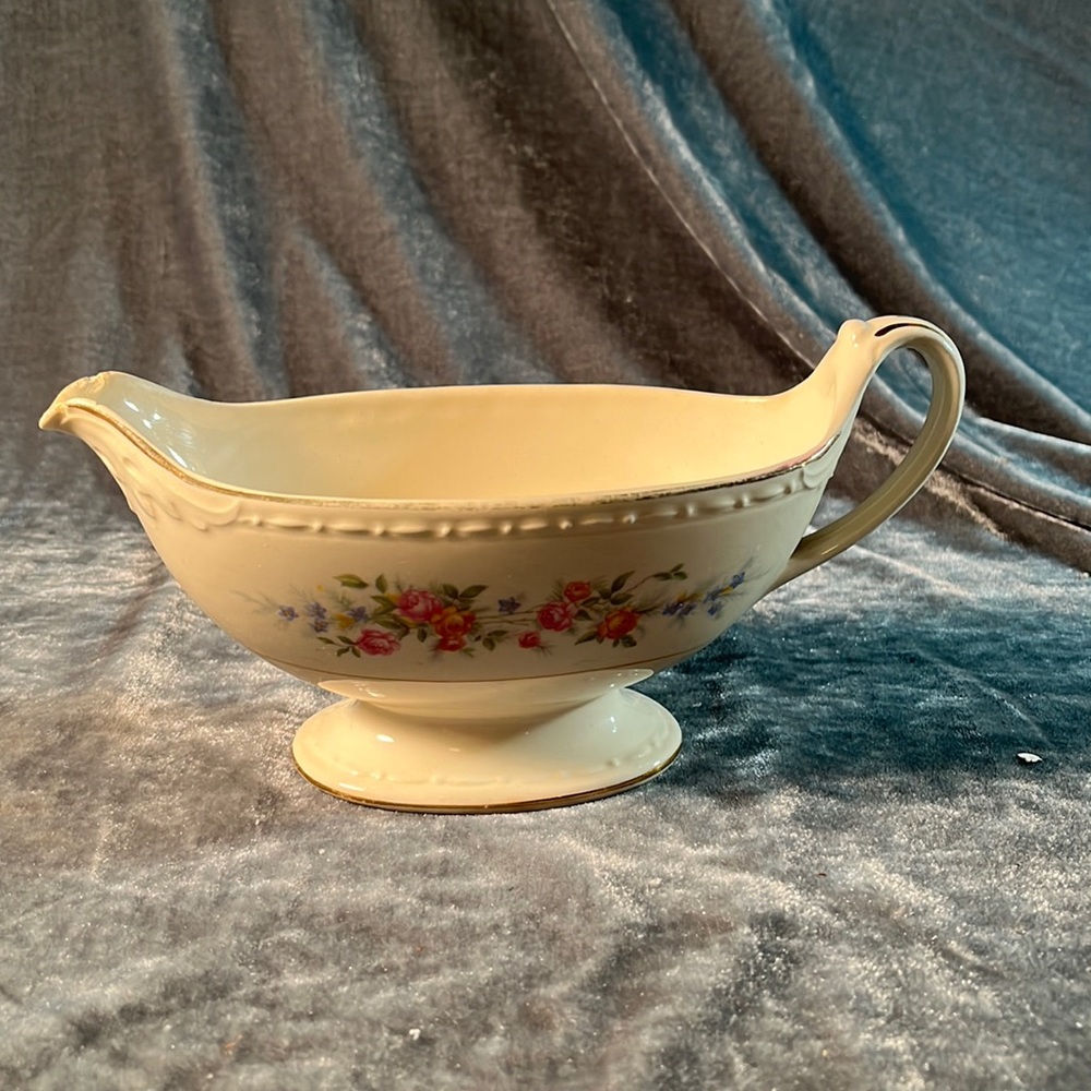 VTG Homer Laughlin Eggshell Georgian Gravy Dish